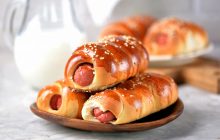 Как приготовить сосиски в тесте дома: самый удачный рецепт