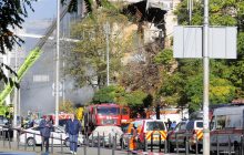 У Києві з-під завалів будинку дістали тіло вагітної жінки та її чоловіка (фоторепортаж)