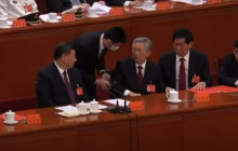 Компартія підтримала Сі Цзіньпіна, екс-лідера Китаю Ху Цзіньтао вивели під руки з партійного з'їзду (відео)