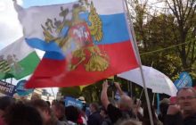 У Берліні знову пройшов проросійський автопробіг, а українці вийшли на "референдум"