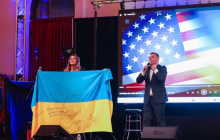 В Чикаго на аукционе продали флаг с автографами Зеленского и Залужного (фото)