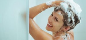 Як часто потрібно мити голову: помилка, якої припускається багато хто