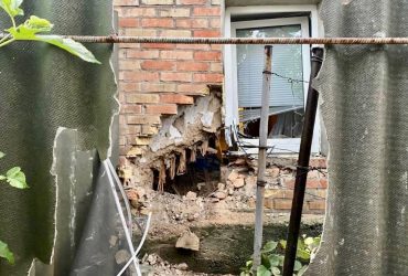 Росіяни випустили по Нікополю понад 30 снарядів: з'явилися фото наслідків