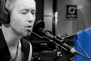 Сергій Бабкін випустив різдвяну пісню в колаборації з Хосе Фелісіано