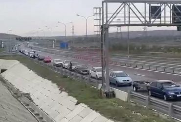 На Крымском мосту образовалась километровая пробка, россияне бегут с полуострова – росСМИ