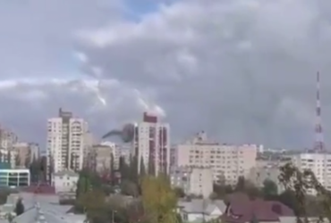 В Белгороде ракета, которую запускали по Харькову, ударила по дому - СтратКом (видео)