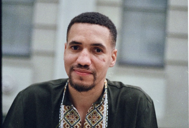 Известный актер и боец ВСУ во второй раз стал отцом (фото)