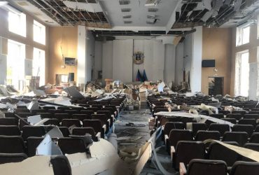 Во временно оккупированном Донецке взрывы: хлопок произошел в мэрии боевиков (фото, видео)