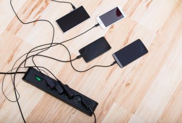 Смартфон медленно заряжается: причины и как с этим бороться