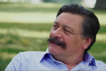 Шеф-кухар з серіалу Кухня відкрито засудив війну в Україні (відео)