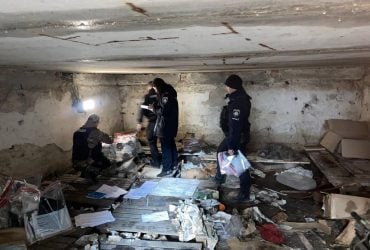 В Изюме обнаружили 13 мешков секретных документов российских оккупантов (фото)