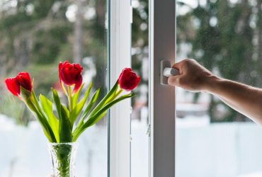 Что делать, если дует из окна: быстрое решение проблемы