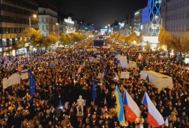 In Prague, tens of thousands of people came out for the Czech Republic against fear (video)