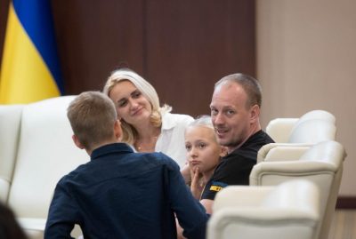 Фото Звільнені з полону командири з ''Азовсталі'', які перебувають у Туреччині, зустрілися зі своїми родинами 03 жовтня 2022