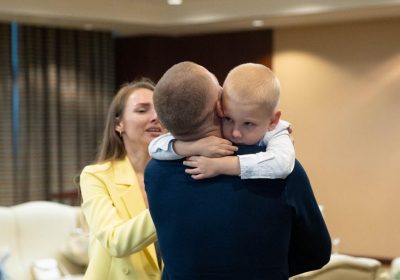 Фото Звільнені з полону командири з ''Азовсталі'', які перебувають у Туреччині, зустрілися зі своїми родинами 03 жовтня 2022