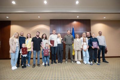 Фото Звільнені з полону командири з ''Азовсталі'', які перебувають у Туреччині, зустрілися зі своїми родинами 03 жовтня 2022