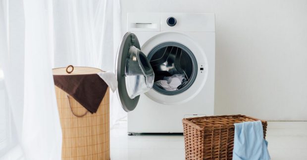 Як відкрити дверцятка пральної машини під час прання?