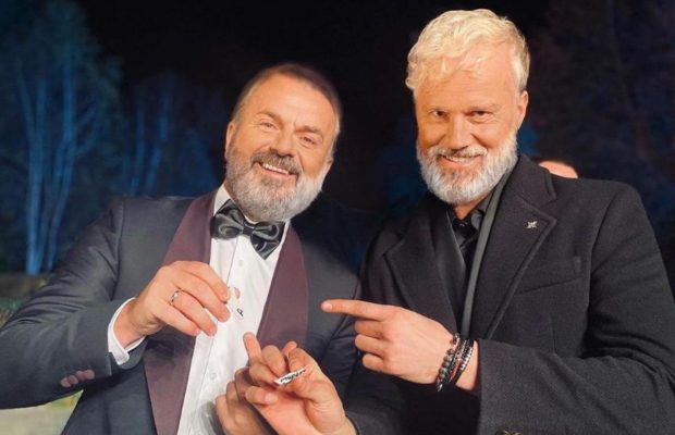 "Холостяк" высмеял перенос шоу и показал забавные фото с ведущим Решетником