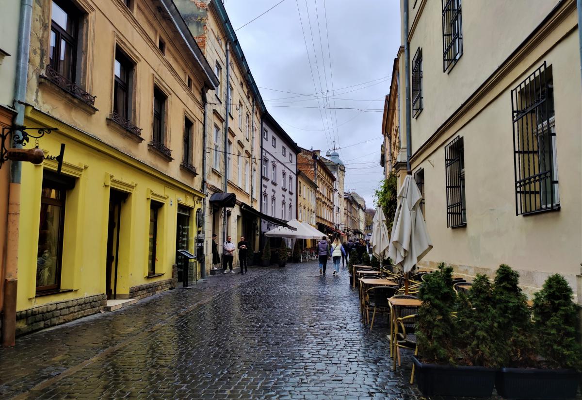 Львів нарешті почав прокидатися раніше / фото Марина Григоренко Львів нарешті почав прокидатися раніше / фото Марина Григоренко