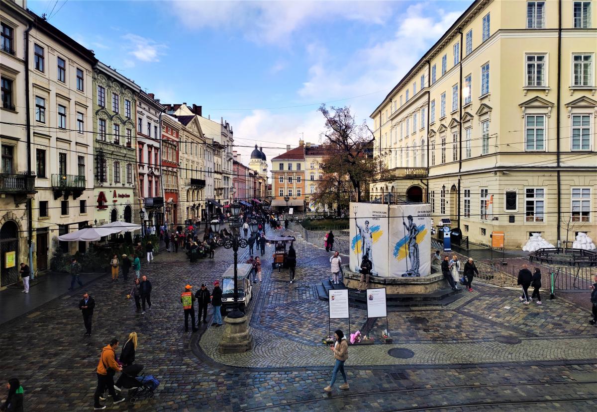 Площа Ринок у Львові є пішохідною / фото Марина Григоренко