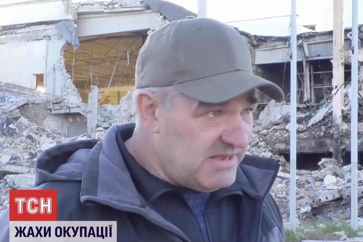 Чоловік не зміг стримати сліз, розповідаючи про жахи російської окупації / Скріншот Чоловік не зміг стримати сліз, розповідаючи про жахи російської окупації / Скріншот