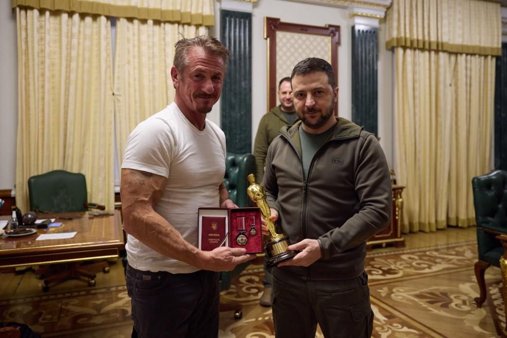 Шон Пенн пристыдил “Оскар” за недостаточную поддержку Украины / фото president.gov.ua Шон Пенн пристыдил “Оскар” за недостаточную поддержку Украины / фото president.gov.ua