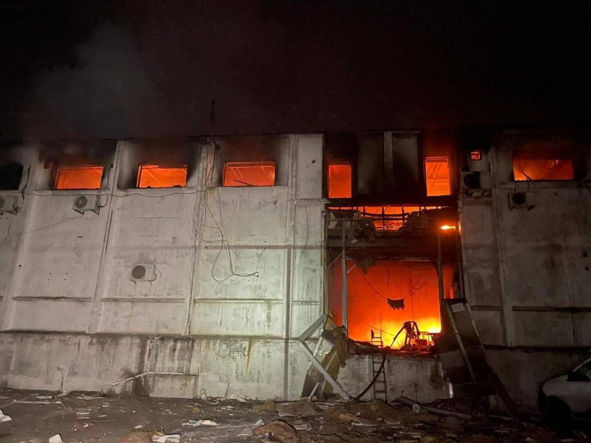 Чотирьох співробітників ушпиталили з пораненнями, троє - у важкому стані / t.me/dnipropetrovskaODA Чотирьох співробітників ушпиталили з пораненнями, троє - у важкому стані / t.me/dnipropetrovskaODA