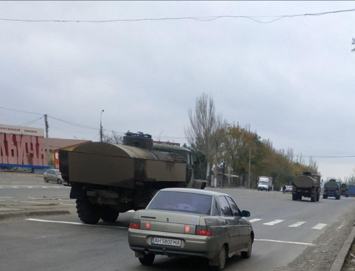 Російські окупанти переміщають техніку в Маріуполі / фото Петро Андрющенко Російські окупанти переміщають техніку в Маріуполі / фото Петро Андрющенко