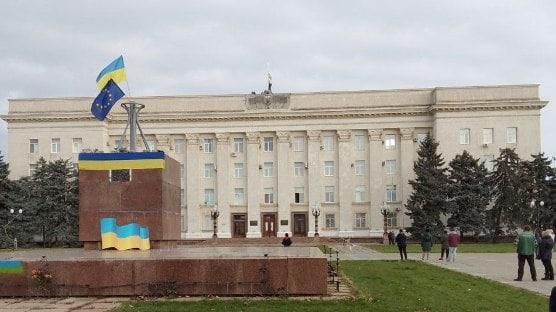 Над ХОГА появился флаг Украины, люди ждут ВСУ / t.me/jurnko