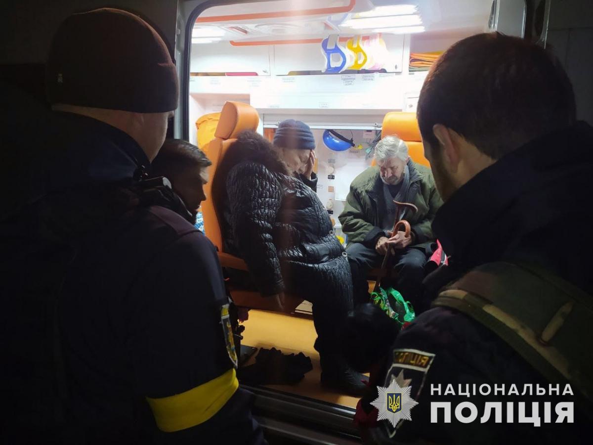 В Запорожье после ракетного удара РФ эвакуируют людей / фото Национальная полиция Украины