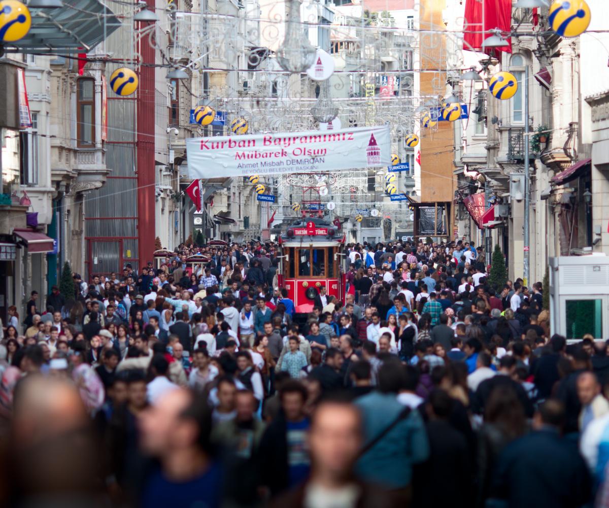 Теракт на многолюдной улице в Стамбуле произошел вчера \ фото ua.depositphotos.com
