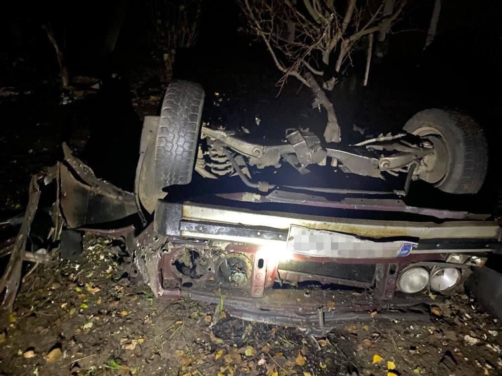 Окупанти з 'Градів' обстріляли Нікопольський район: 45 тисяч сімей сидять без води (фото) Окупанти з 'Градів' обстріляли Нікопольський район: 45 тисяч сімей сидять без води (фото)