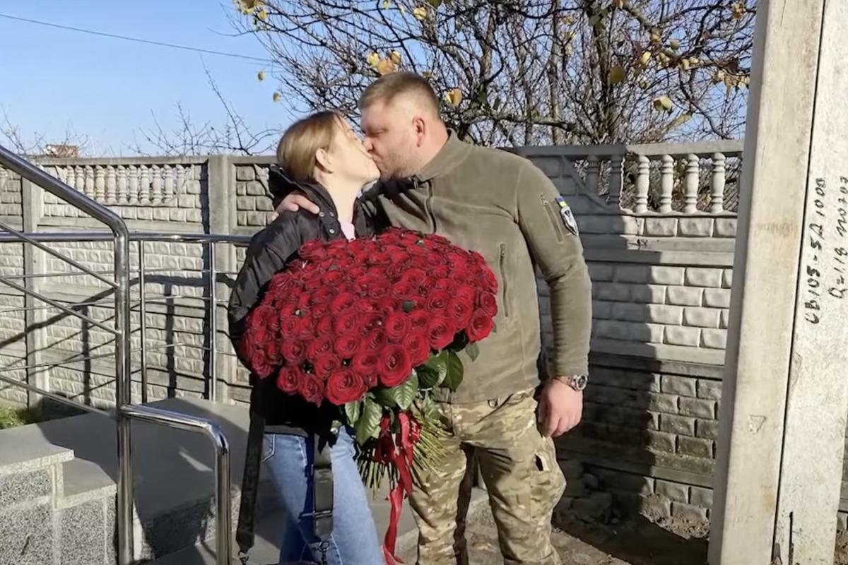 Пара готується до весілля / Скріншот Пара готується до весілля / Скріншот