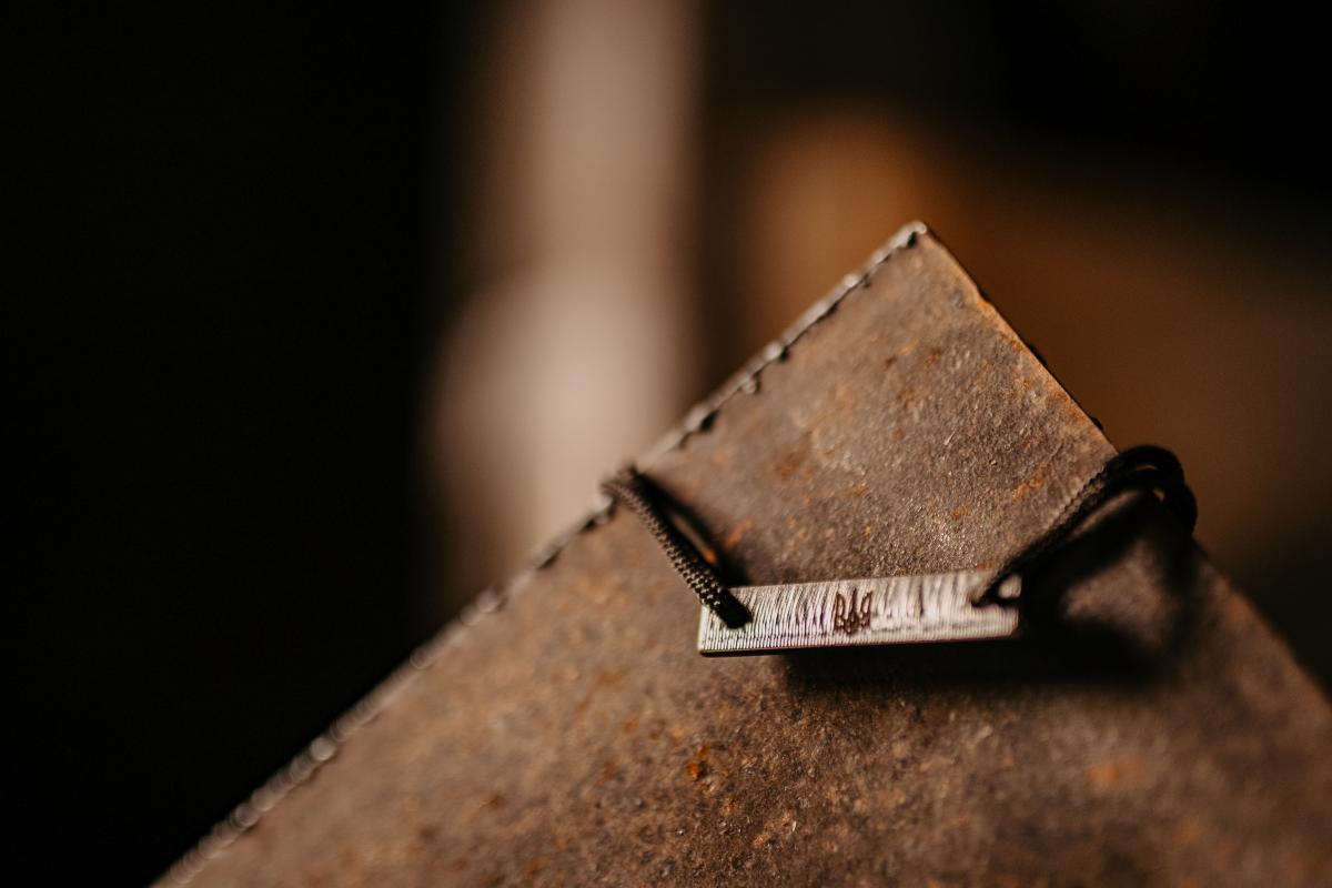 UNITED24 и Метинвест выпустили в продажу последний тираж браслетов из довоенной стали 'Азовстали' UNITED24 и Метинвест выпустили в продажу последний тираж браслетов из довоенной стали 'Азовстали'