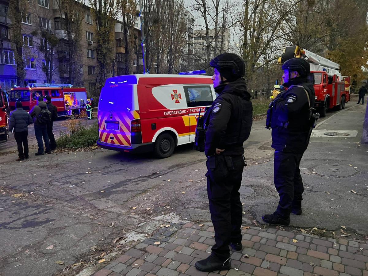 'Стіну вибило': шоковані мешканці будинку на Печерську розповіли про 'приліт' (відео)