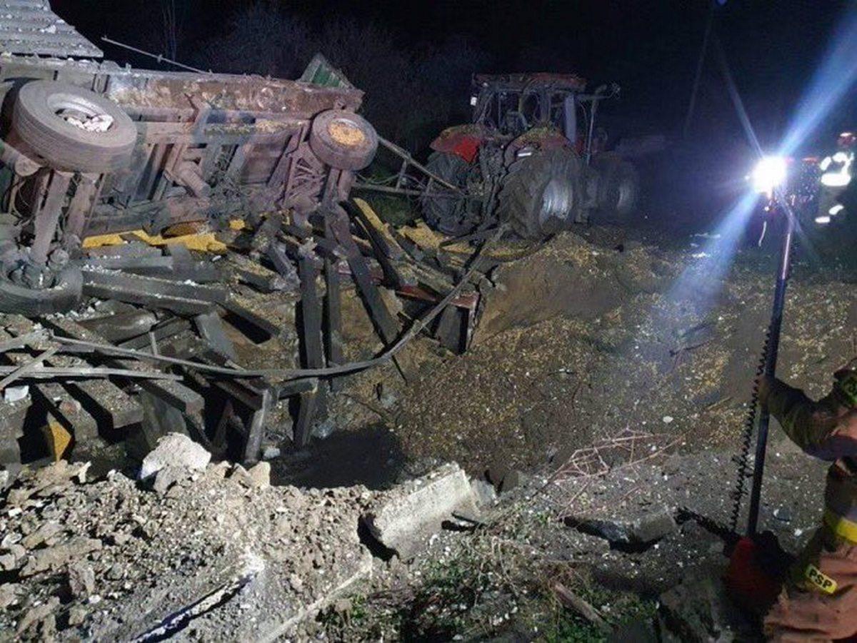 В селе Пшеводув у украинской границы упали две ракеты и попали в зерносушилки / фото twitter.com/wolski_jaros