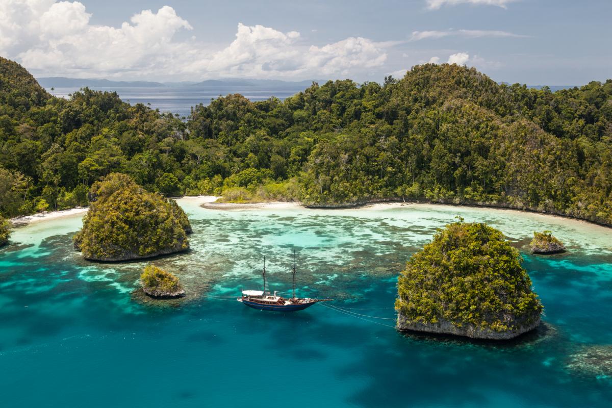 Острова Раджа-Ампат в Индонезии попали в список рекомендаций на 2023 год / фото ua.depositphotos.com