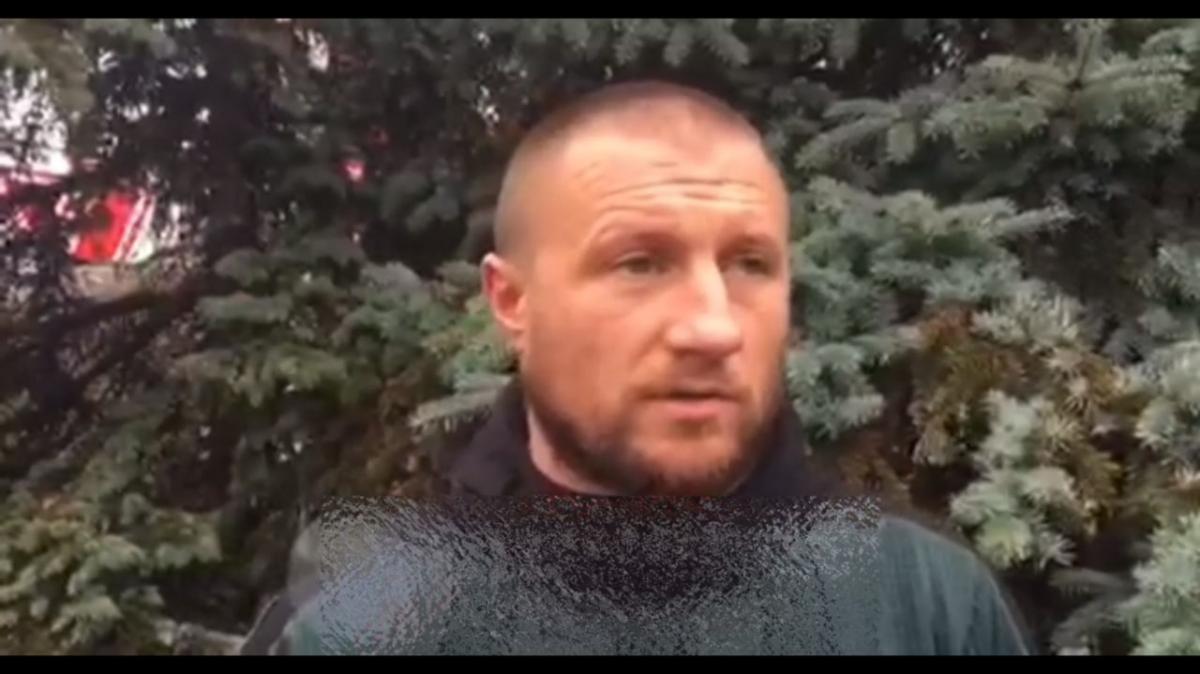 Оккупант шокировал фантазиями о том, как "отбил" рукой обломок от HIMARS / скриншот Оккупант шокировал фантазиями о том, как "отбил" рукой обломок от HIMARS / скриншот