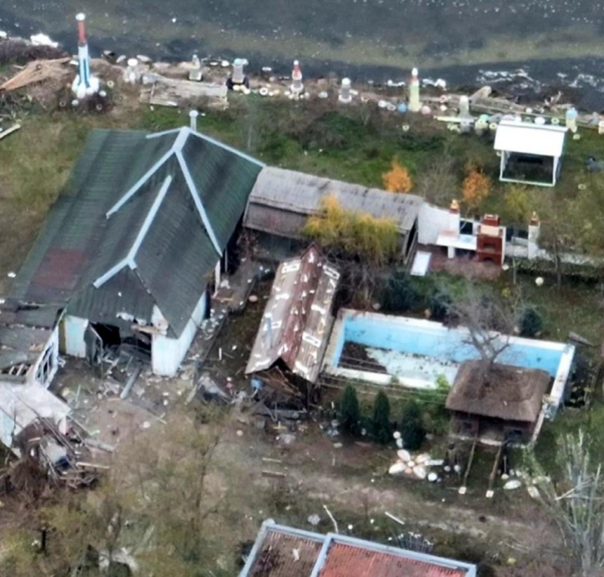 На півдні українські війська вдарили по позиціях росіян на Кінбурнській косі (фото) На півдні українські війська вдарили по позиціях росіян на Кінбурнській косі (фото)
