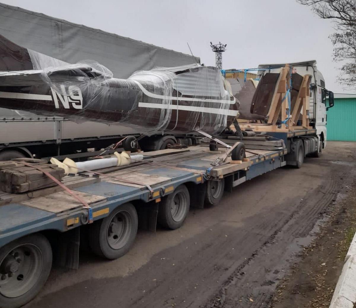 Самолет "CESSNA" 182R был на прицепе грузовика / фото Одесская таможня