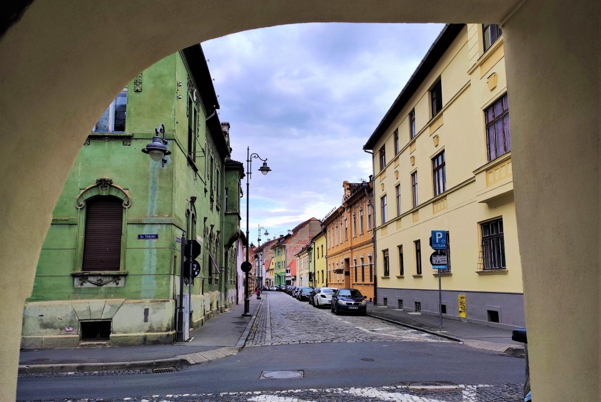 На таку вуличку виходили наші апартаменти в Сібіу / фото Марина Григоренко