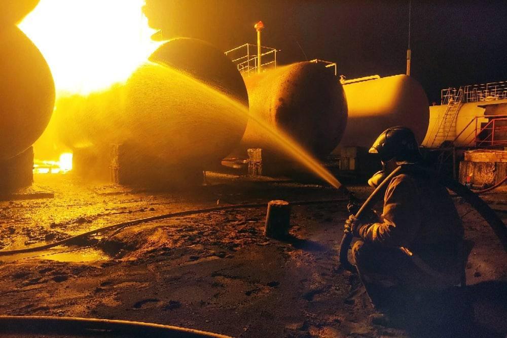 В Макеевке Донецкой области внезапно вспыхнула нефтебаза оккупантов (фото) В Макеевке Донецкой области внезапно вспыхнула нефтебаза оккупантов (фото)