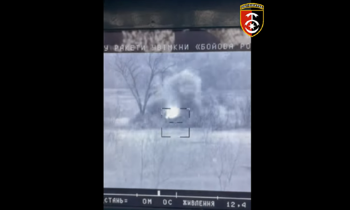 Захисники України знищили російський танк із ПТРК Javelin / скріншот Захисники України знищили російський танк із ПТРК Javelin / скріншот