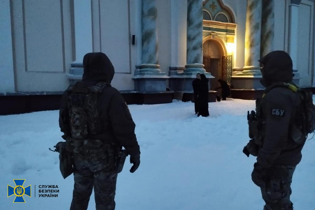 Силовики "відпрацьовували" монастирі в Рівненській області / фото facebook.com/ssu.rivne Силовики "відпрацьовували" монастирі в Рівненській області / фото facebook.com/ssu.rivne