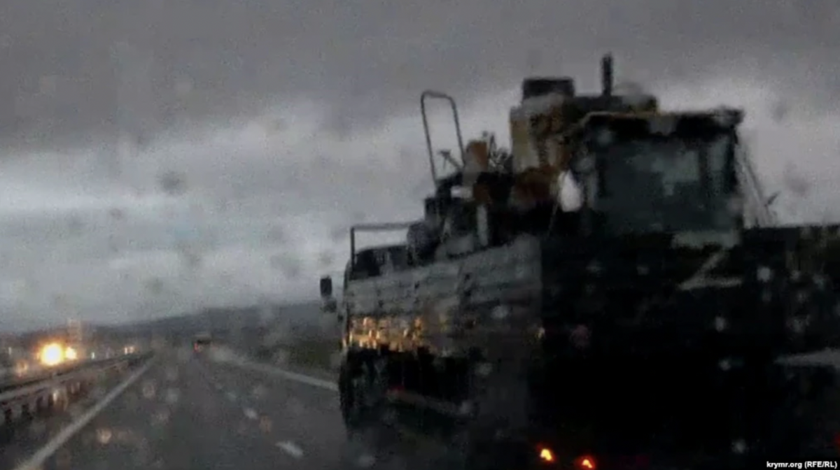Военная техника РФ уезжает из оккупированного Крыма / фото krymr.com