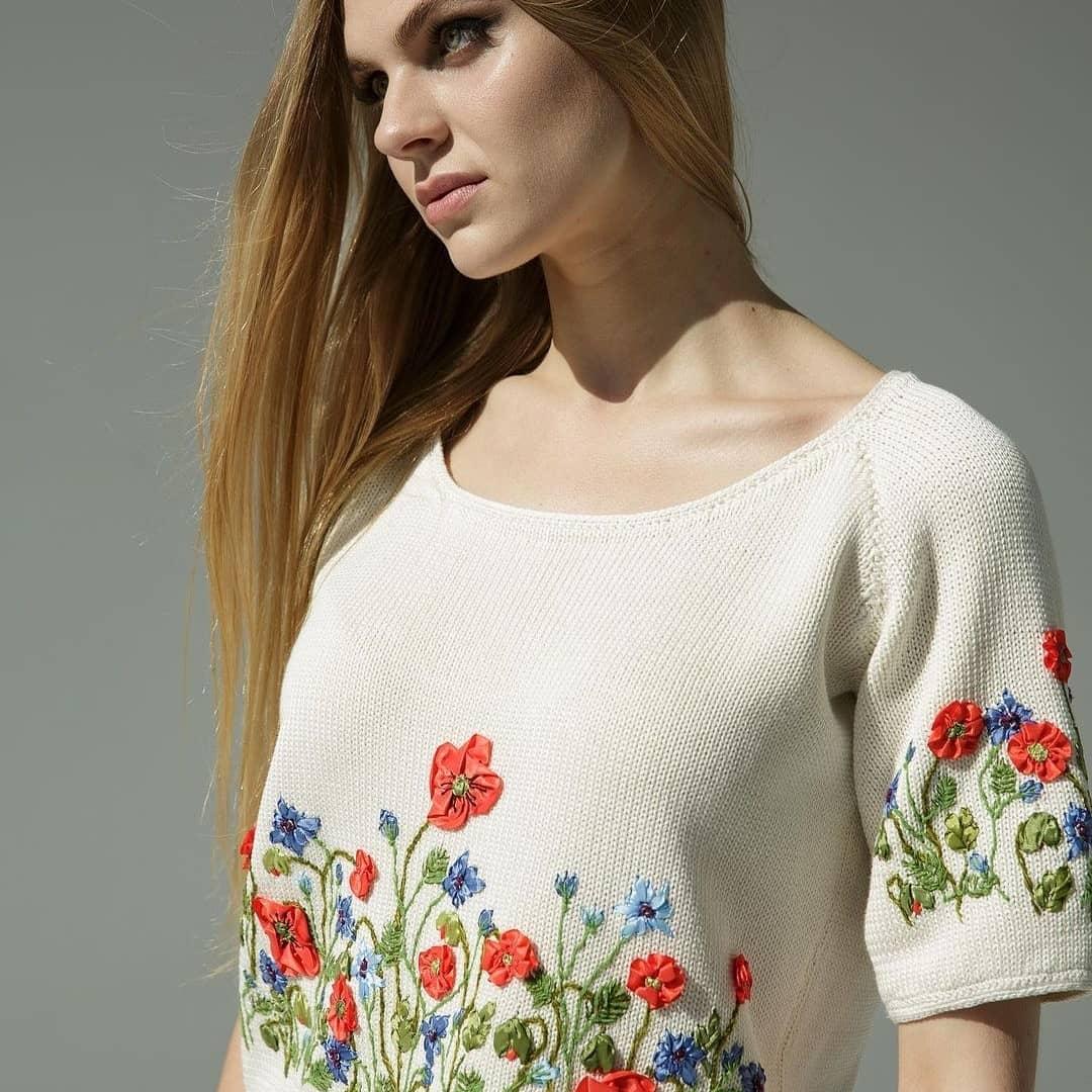 Вишиванки зараз справді на піку популярності, - стиліст / instagram.com/romanova.knitwear