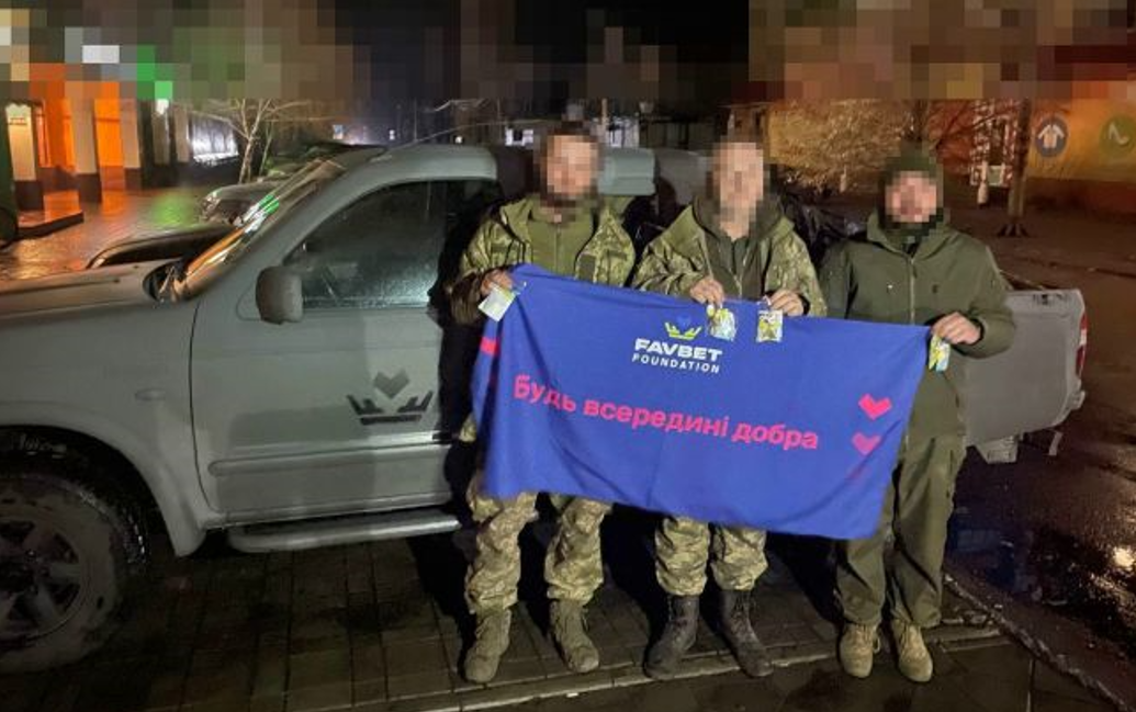 Favbet Foundation передал ВСУ внедорожник Ford Ranger / фото пресс-службы Favbet Foundation передал ВСУ внедорожник Ford Ranger / фото пресс-службы