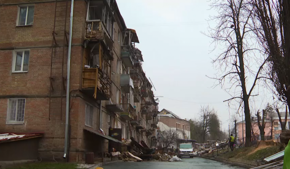 Поврежденный дом в Вышгороде / Скриншот