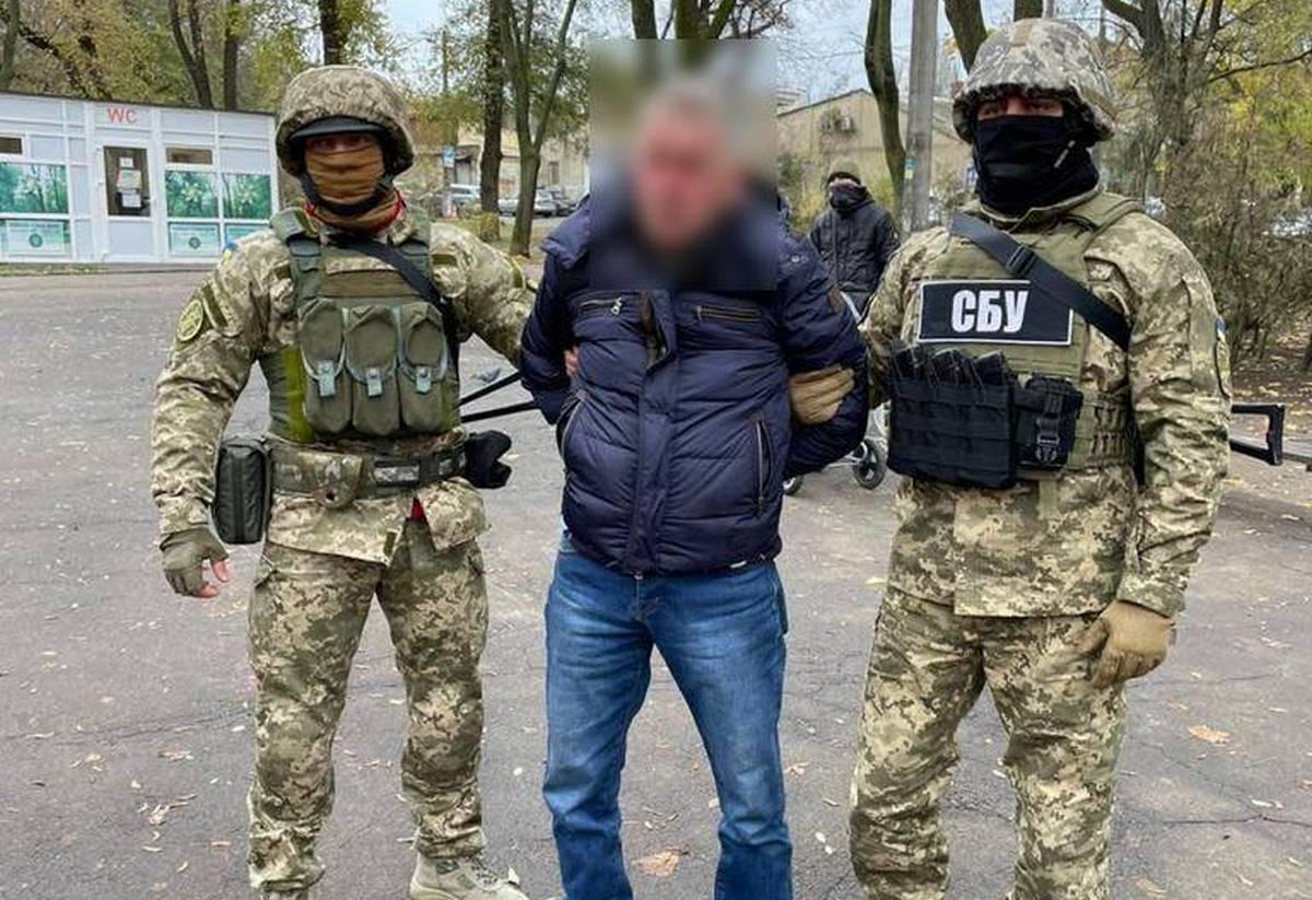 Предателя задержали во время очередной передачи корректировочной информации / фото facebook.com/ssu.odesa Предателя задержали во время очередной передачи корректировочной информации / фото facebook.com/ssu.odesa