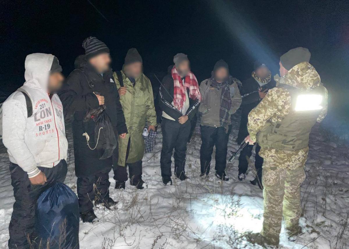 Беларусь "подкинула" Украине нелегалов / ГПСУ Беларусь "подкинула" Украине нелегалов / ГПСУ